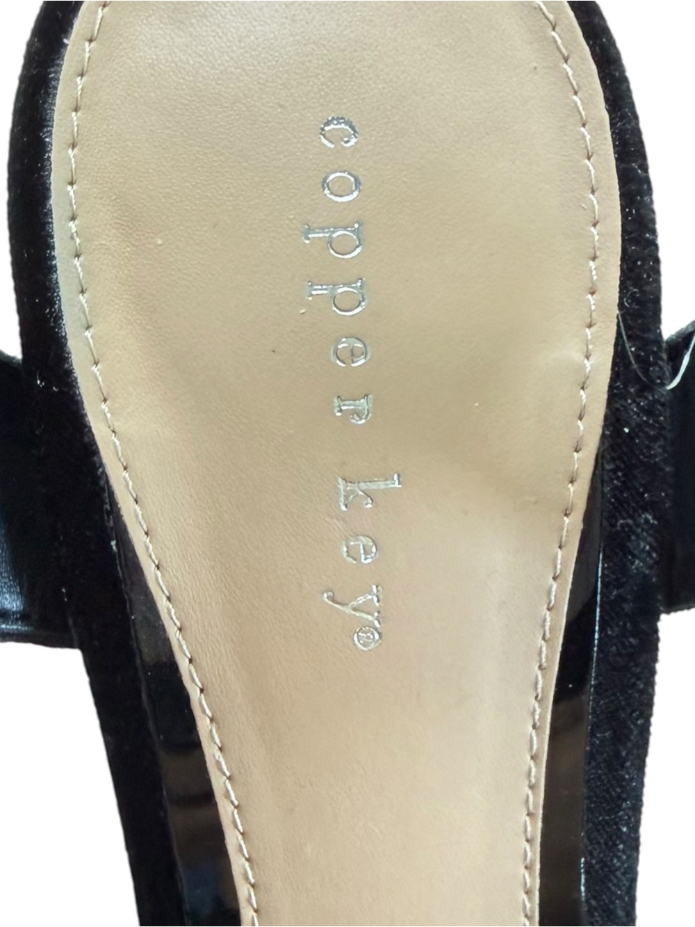 Copper Key Women Black Velvet Rhinestone Platform Block Heel Sandals Size 9 NWT - Picture 9 of 13